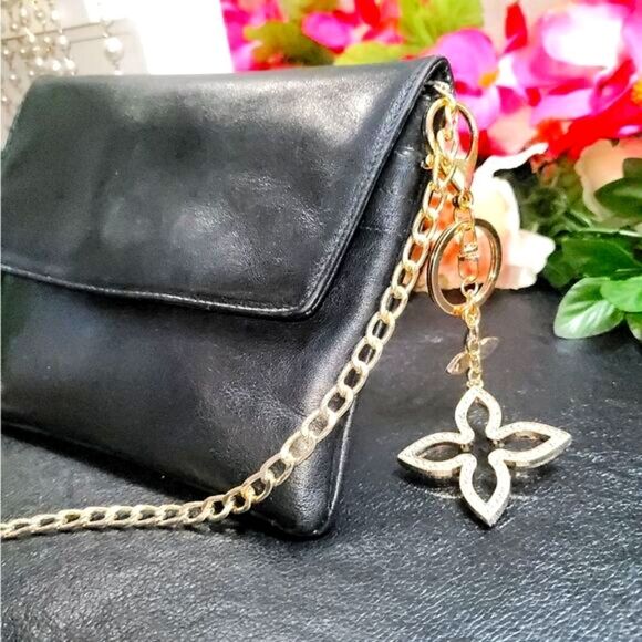 Bottega Veneta Leather Pouchette Bag Authentic with unbranded chain - Picture 4 of 12